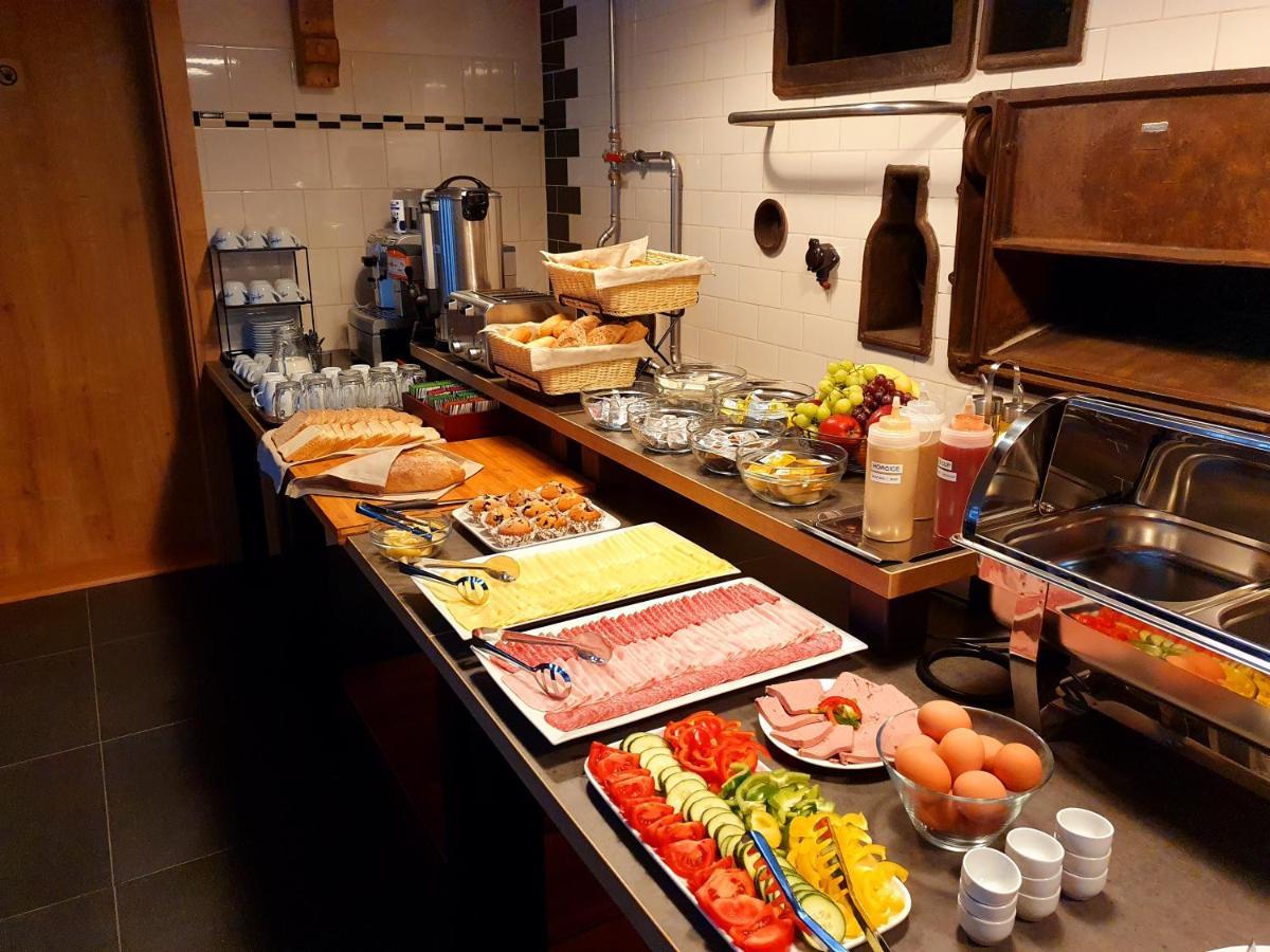 Hotel Kortus Jetrichovice  Ngoại thất bức ảnh