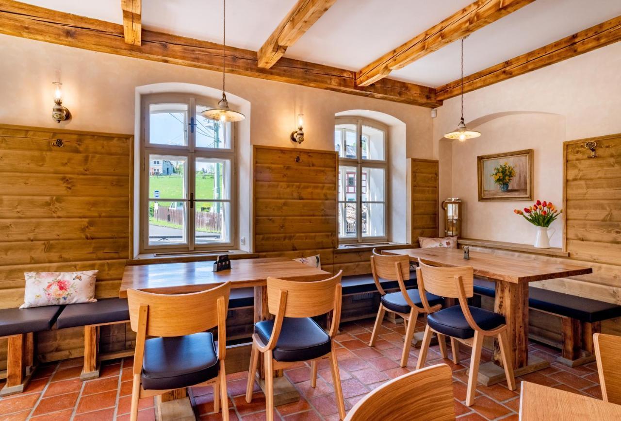 Hotel Kortus Jetrichovice  Ngoại thất bức ảnh