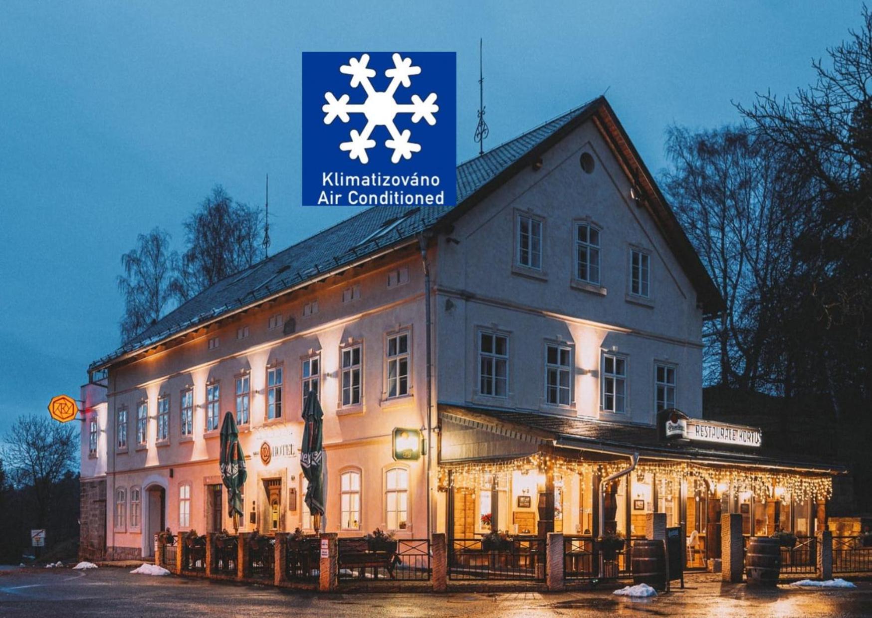 Hotel Kortus Jetrichovice  Ngoại thất bức ảnh