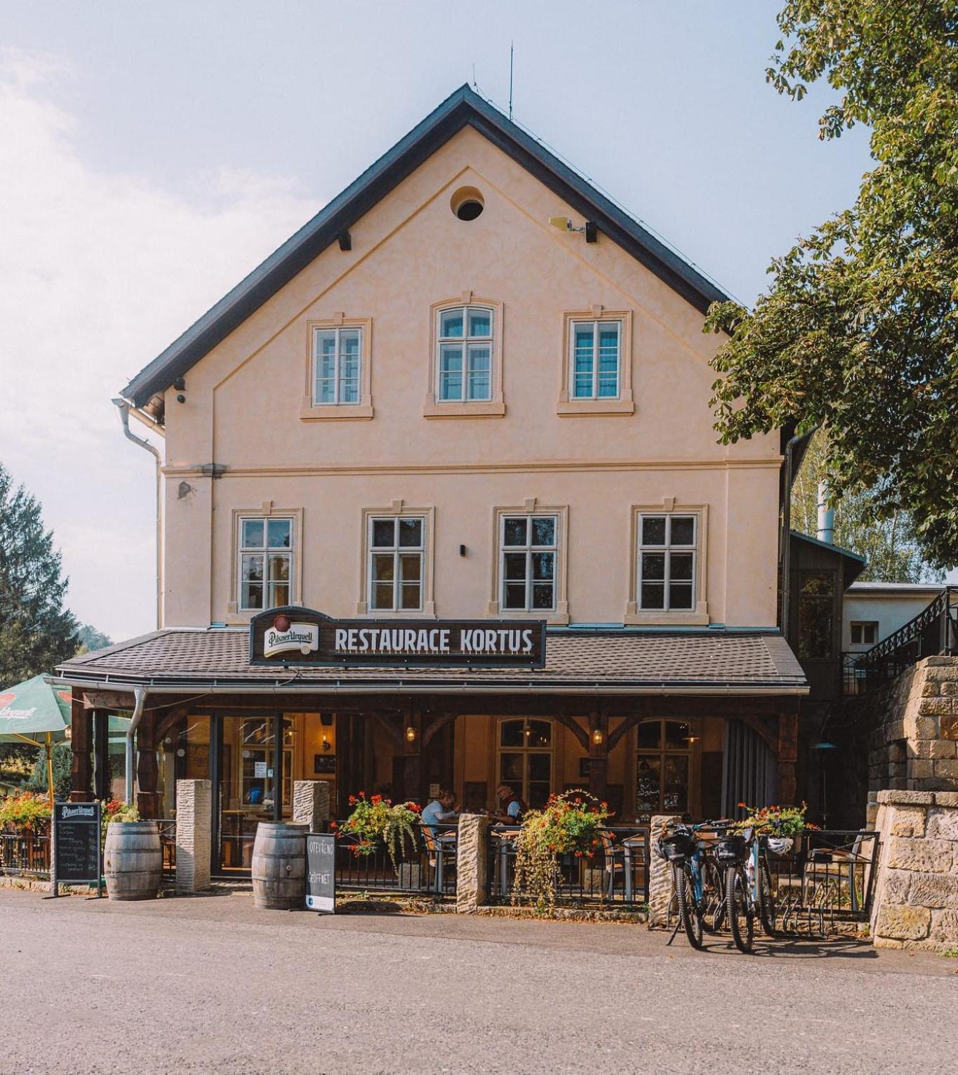 Hotel Kortus Jetrichovice  Ngoại thất bức ảnh