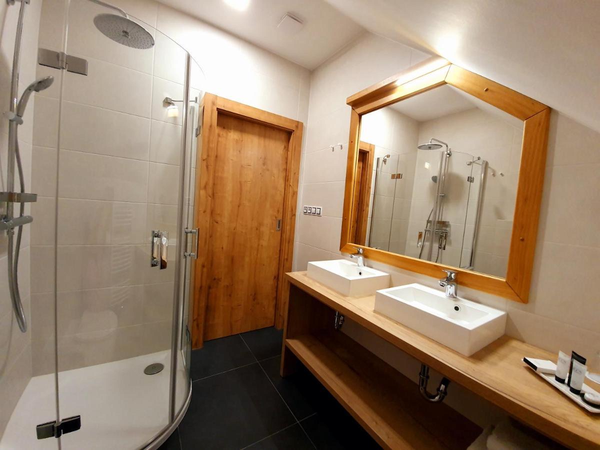 Hotel Kortus Jetrichovice  Ngoại thất bức ảnh