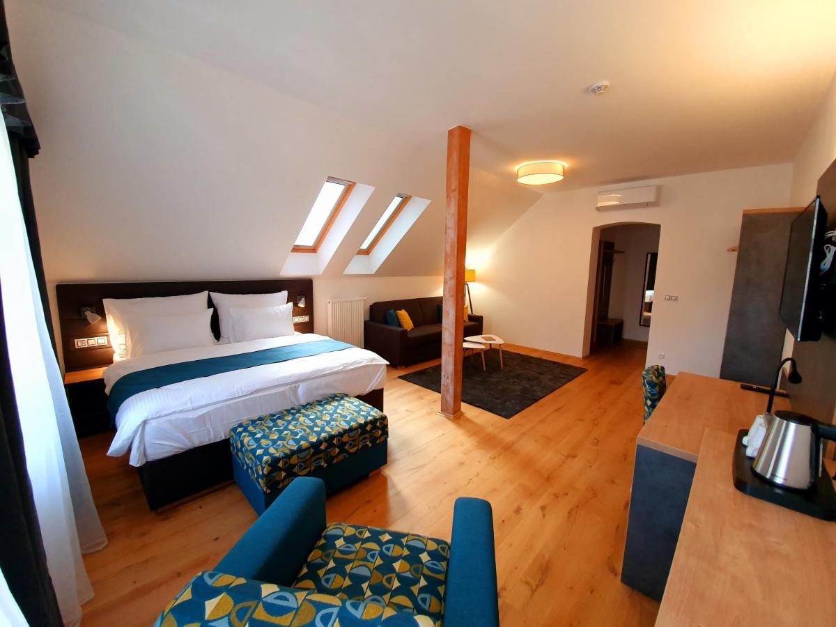 Hotel Kortus Jetrichovice  Ngoại thất bức ảnh